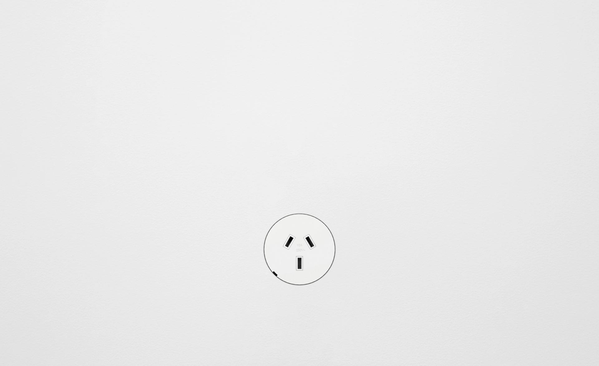 ZETR Single Outlet Flat Pin - WHITE - 48-O-FPE-W